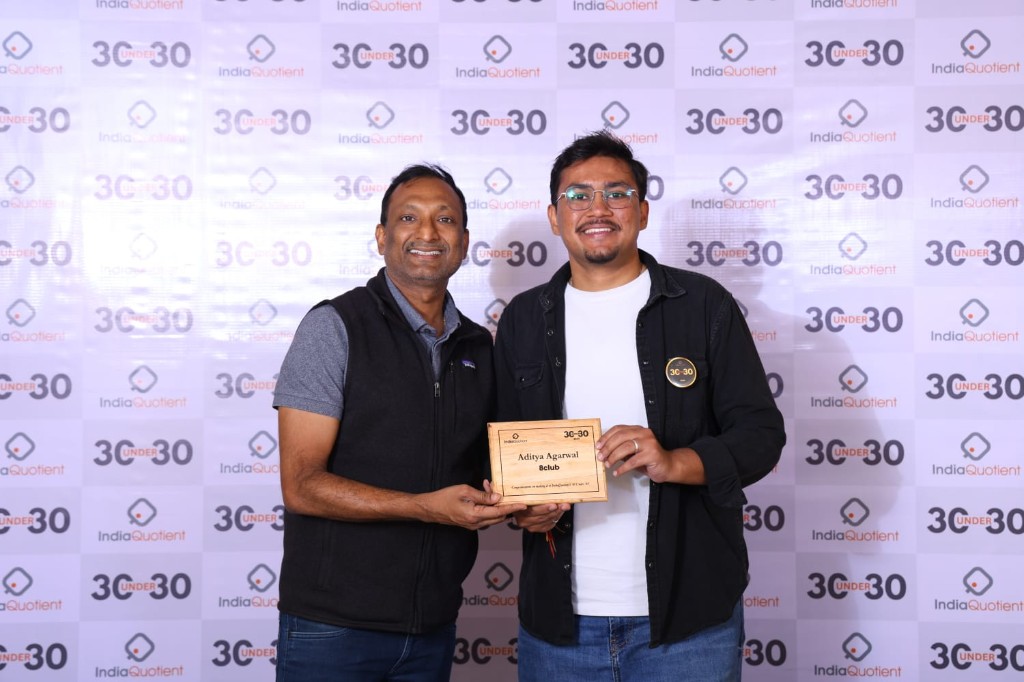 Aditya Agarwal receiving the IndiaQuotient 30 Under 30 award